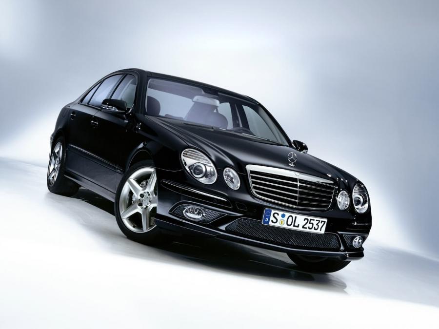  Mercedes-Benz E500 AMG Sports Package 2006 года  (фото 1 из 9)